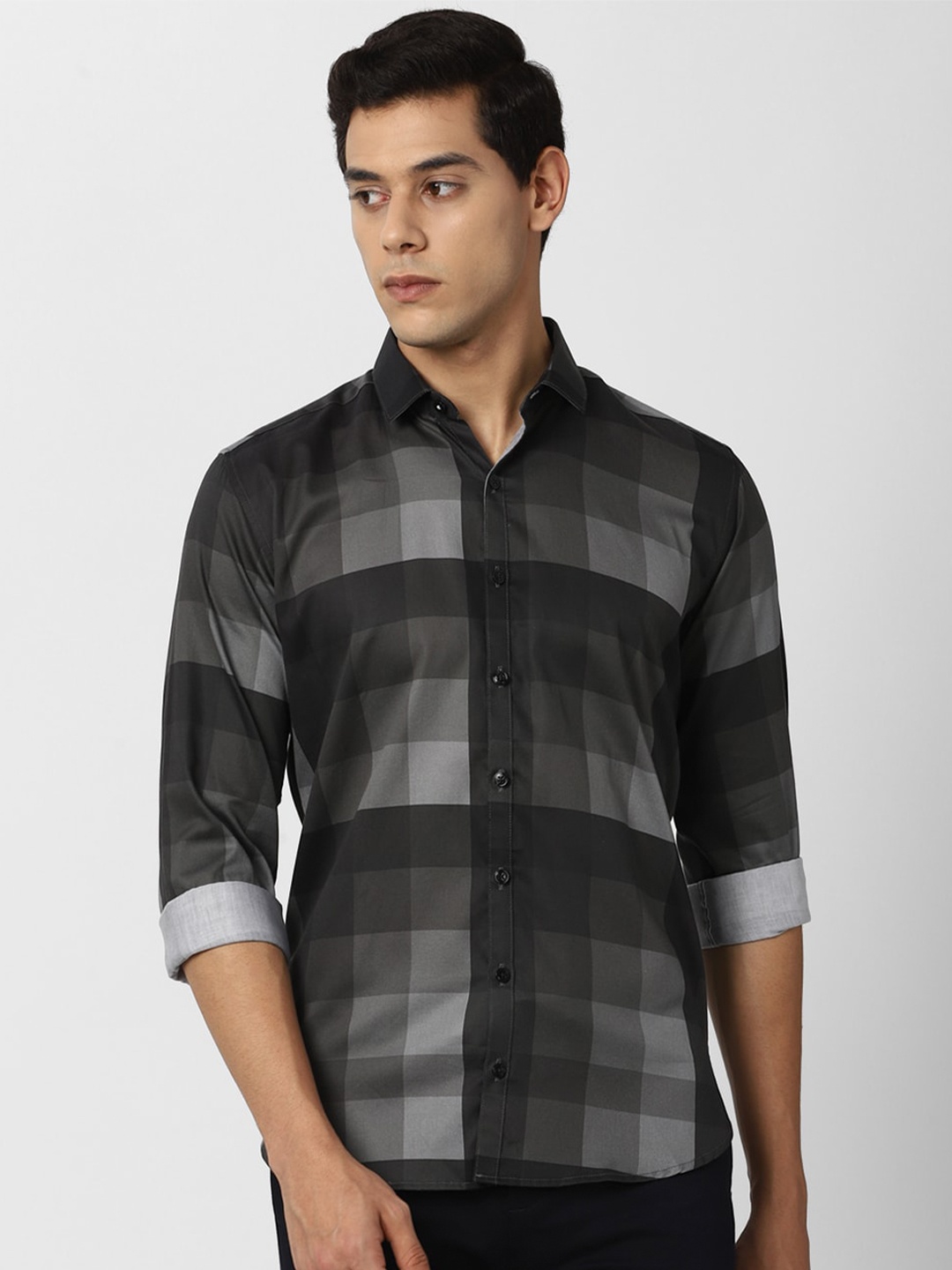 

V Dot Men Grey & Black Slim Fit Checked Casual Shirt