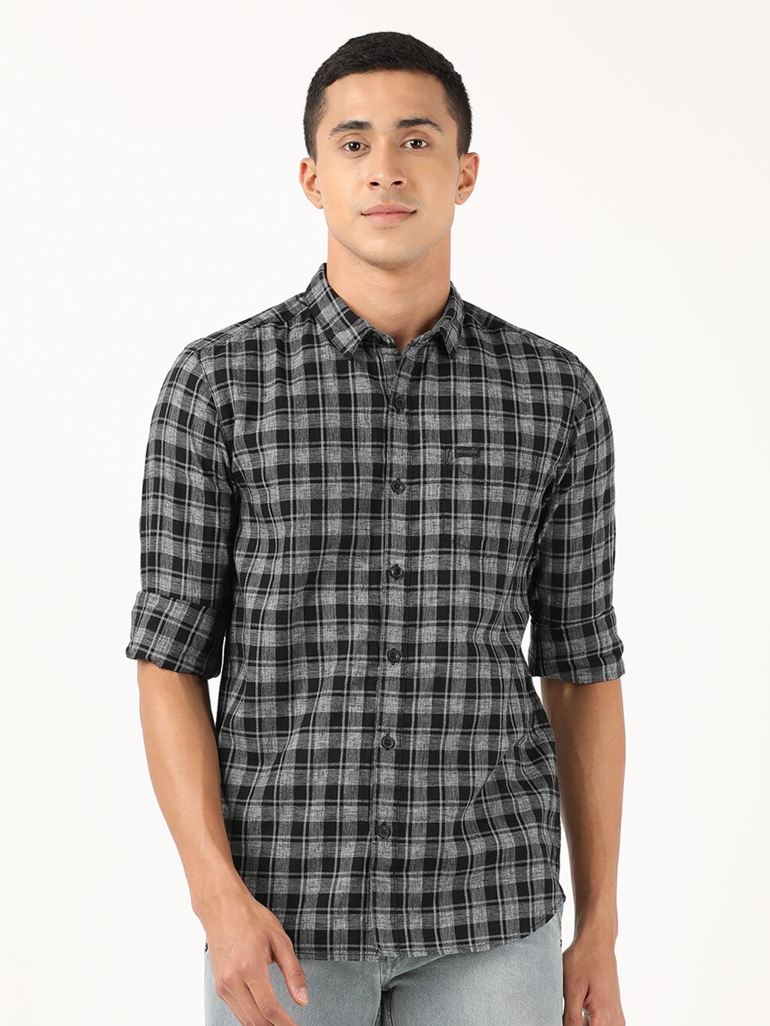 

Wrangler Men Black Classic Slim Fit Checked Casual Shirt