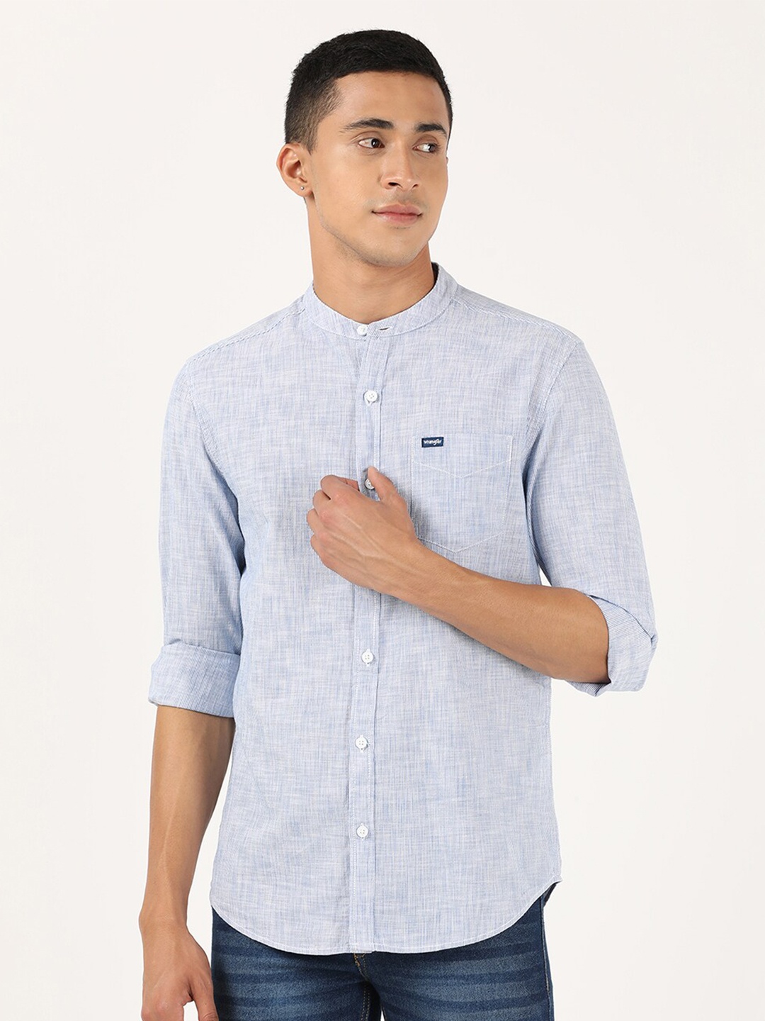 

Wrangler Men Blue Classic Slim Fit Casual Shirt
