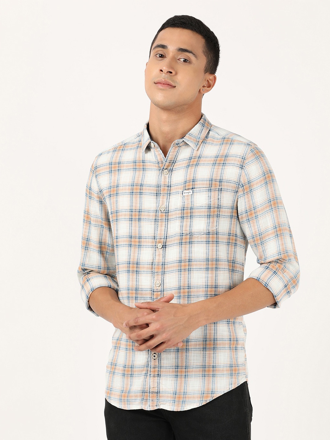 

Wrangler Men Off White Classic Slim Fit Tartan Checks Checked Casual Shirt