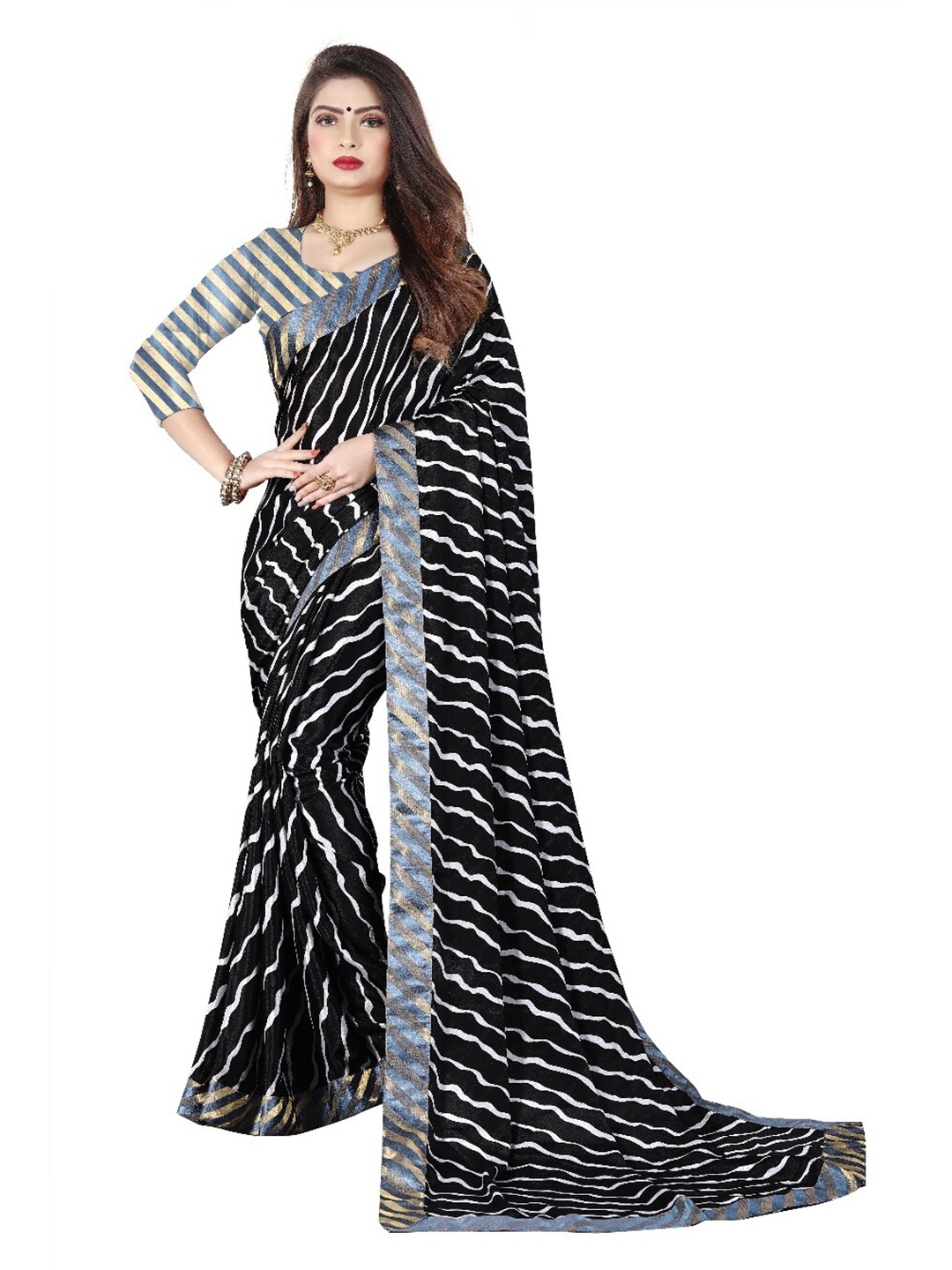 

LAHEJA Black & White Leheriya Printed Saree