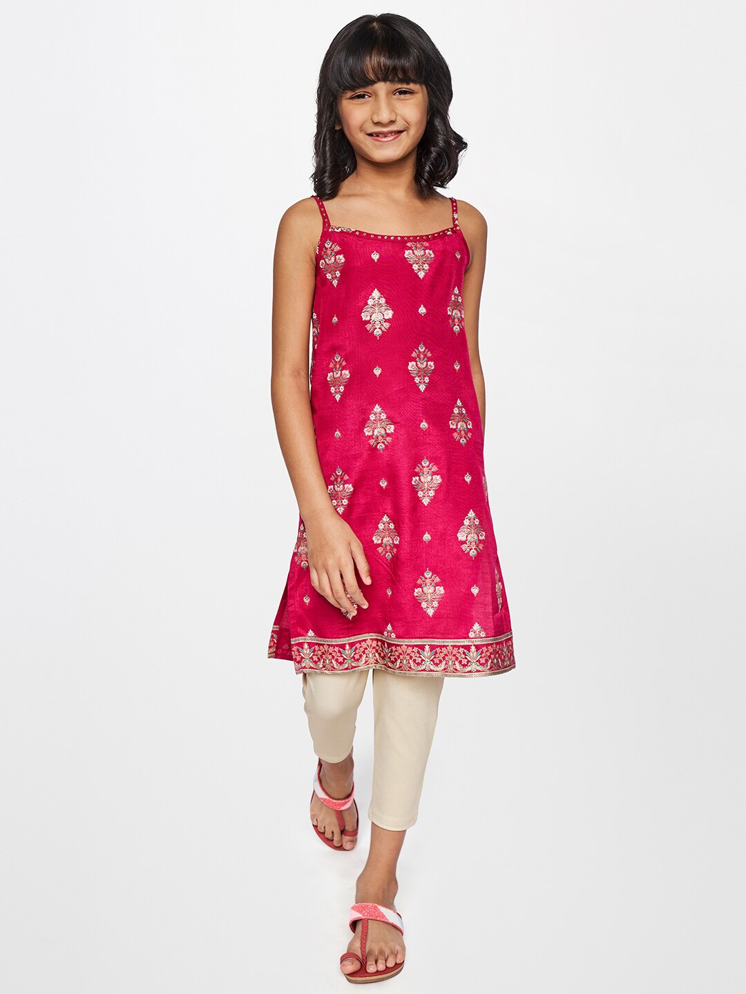 

Global Desi Kids-Girls Magenta Floral Printed Kurta