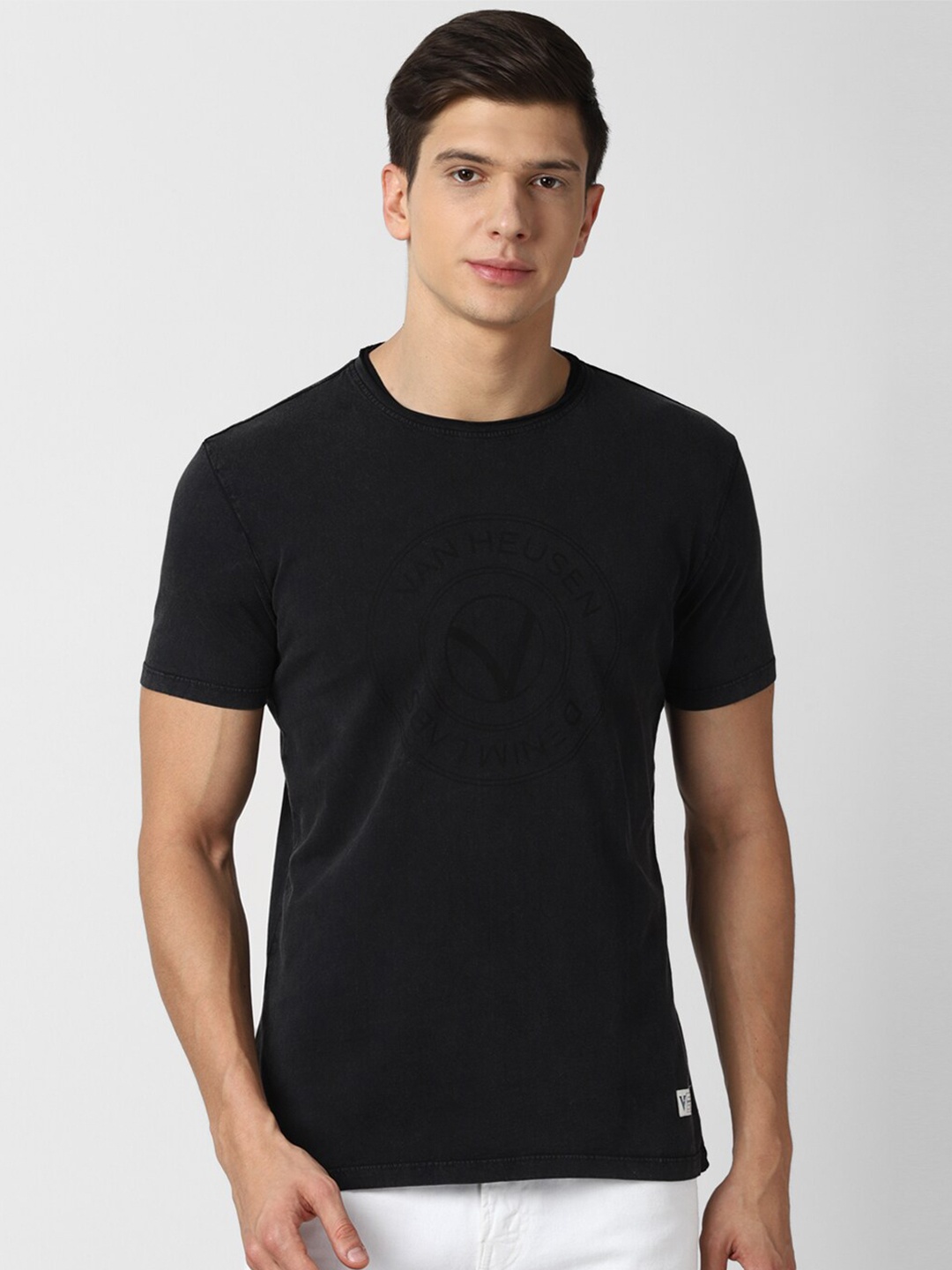 

VAN HEUSEN DENIM LABS Men Black Typography Printed Cotton T-shirt