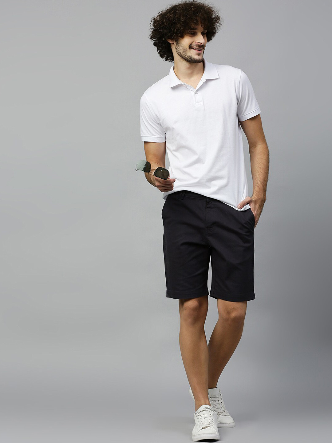 

Hubberholme Men Solid Regular Shorts, Na