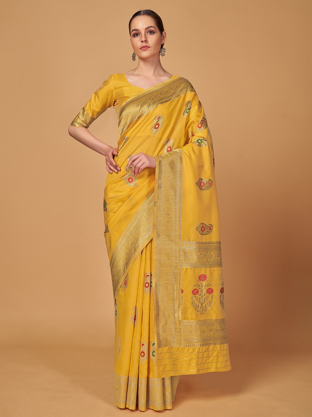 

MONJOLIKA FASHION Yellow & Gold-Toned Woven Design Zari Silk Blend Banarasi Saree