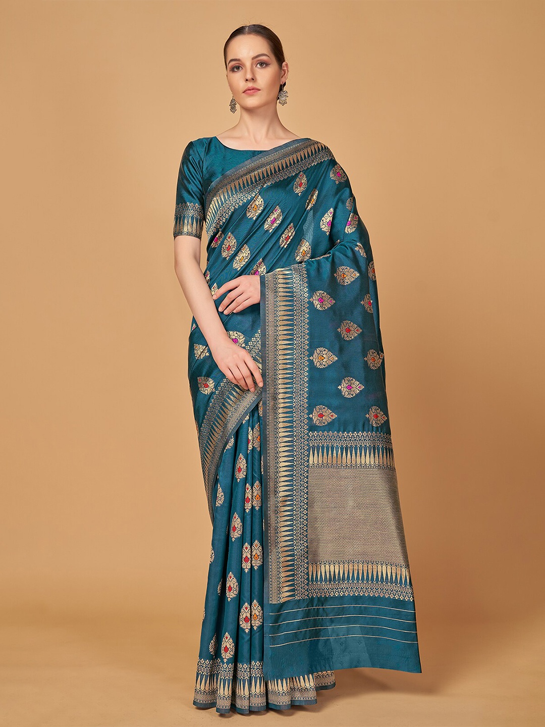 

MONJOLIKA FASHION Teal & Gold-Toned Woven Design Zari Silk Blend Banarasi Saree