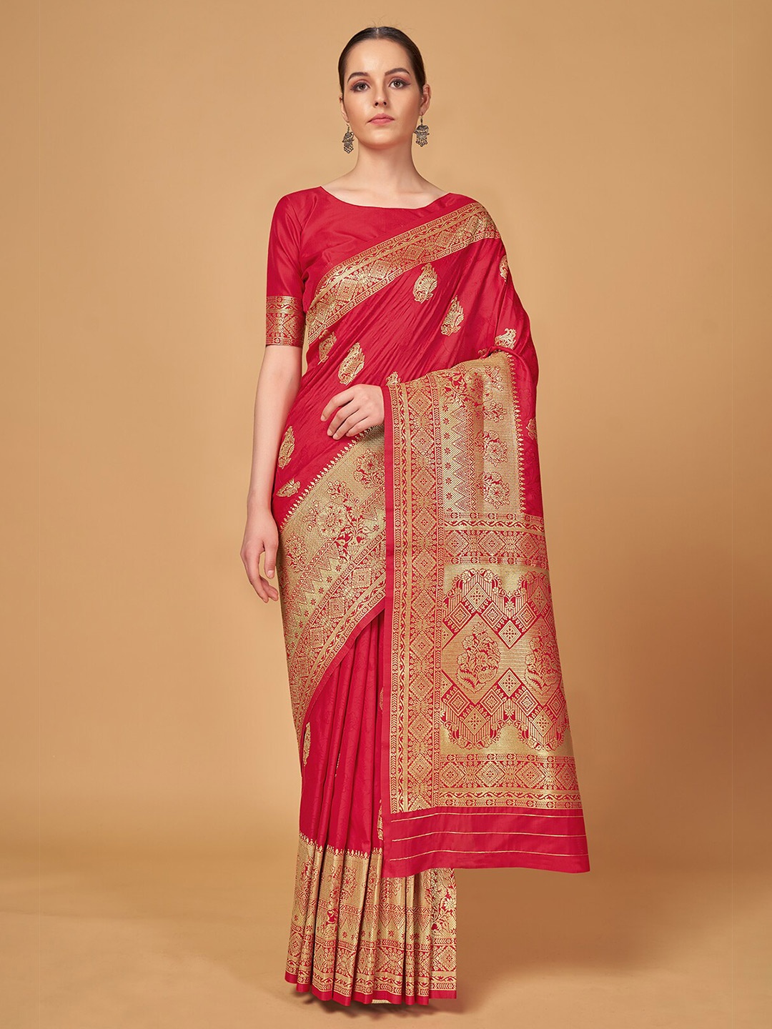 

MONJOLIKA FASHION Red & Gold-Toned Woven Design Zari Silk Blend Banarasi Saree
