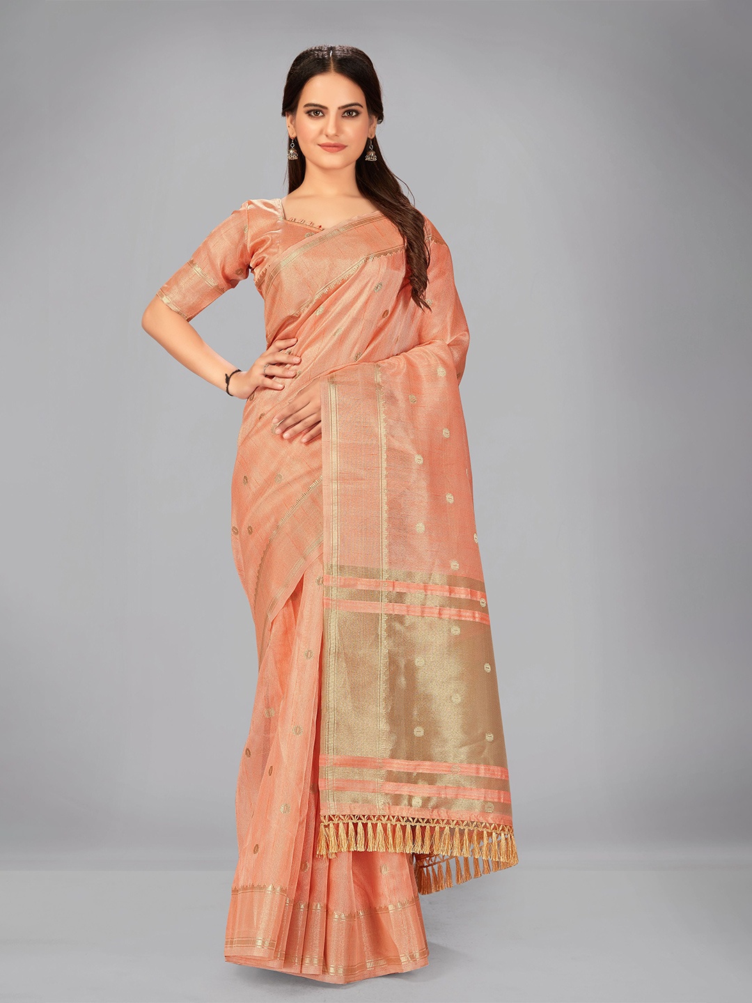

MANOHARI Peach-Coloured & Gold-Toned Woven Design Zari Silk Blend Saree