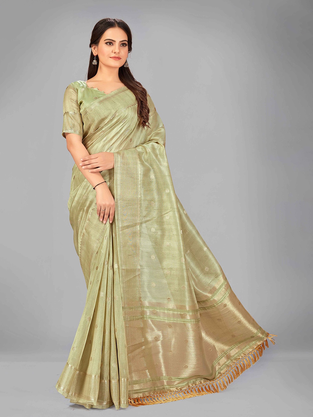 

MANOHARI Green & Gold-Toned Woven Design Zari Silk Blend Saree