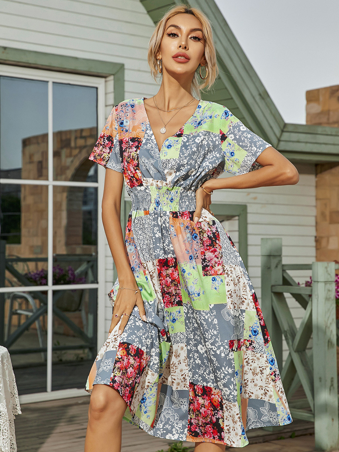 

BoStreet Grey & Red Floral Dress