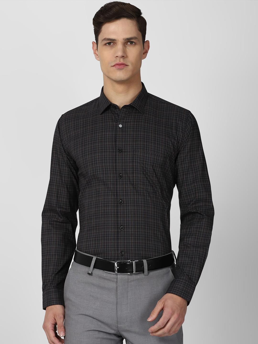 

Van Heusen Men Black Slim Fit Checked Formal Shirt