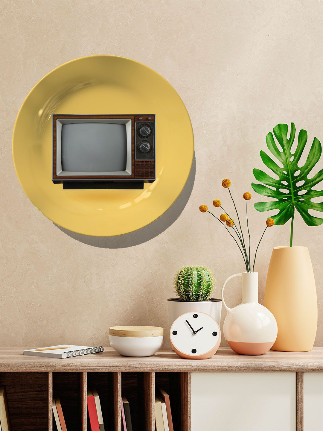 

ARTSPACE Yellow & Black Retro Antique TV Ceramic Wall Plates