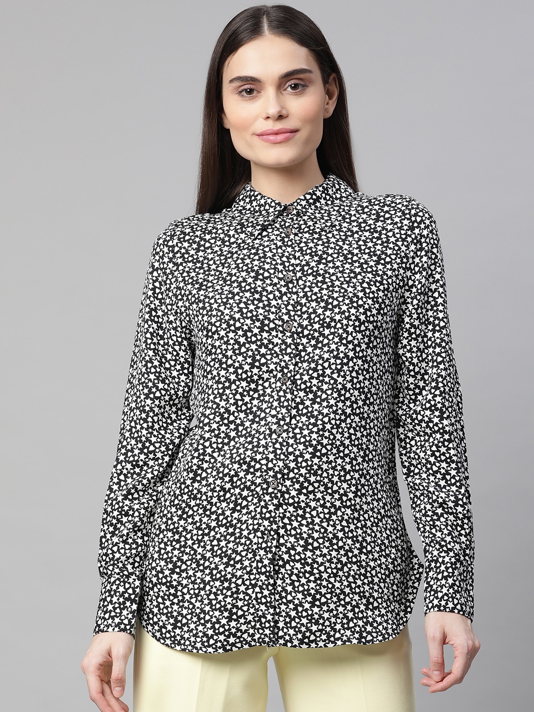 

Marks & Spencer Black & White Print Shirt Style Top