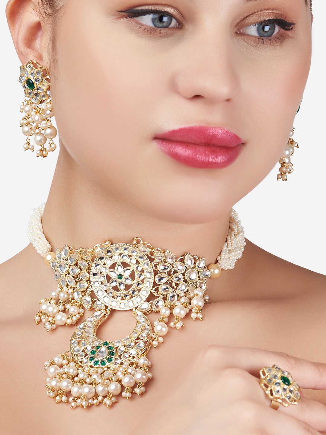 

Zaveri Pearls Green & White Gold-Plated Kundan-Studded & Beaded Jewellery Set
