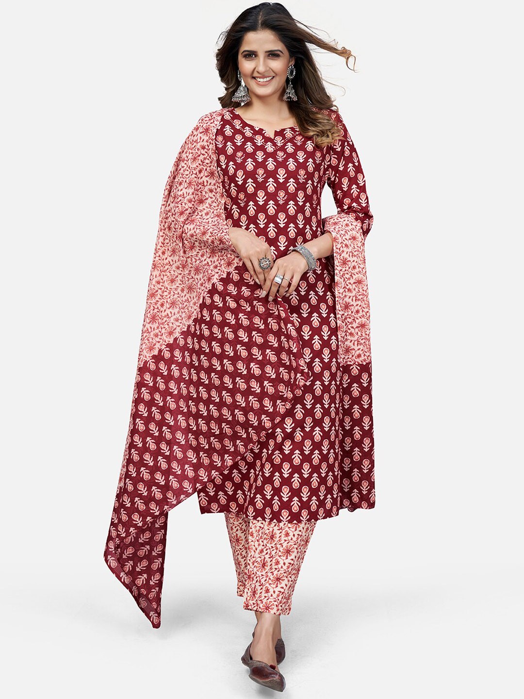 

Vbuyz Women Red & Cream Printed Pure Cotton Kurta with Trousers & With Dupatta