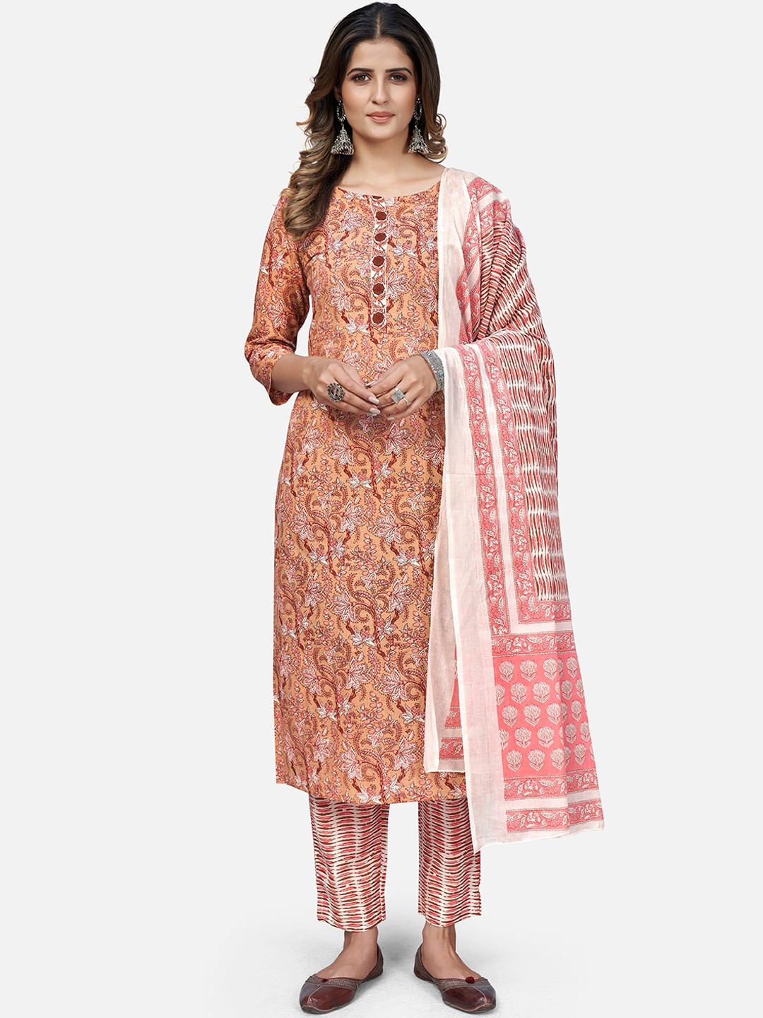 

Vbuyz Women Cream & Peach Floral Printed Pure Cotton Kurta Set