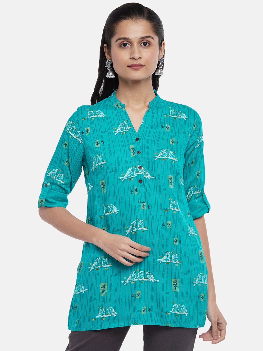 

AKKRITI BY PANTALOONS Green & White Viscose Rayon Mandarin Collar Printed Tunic