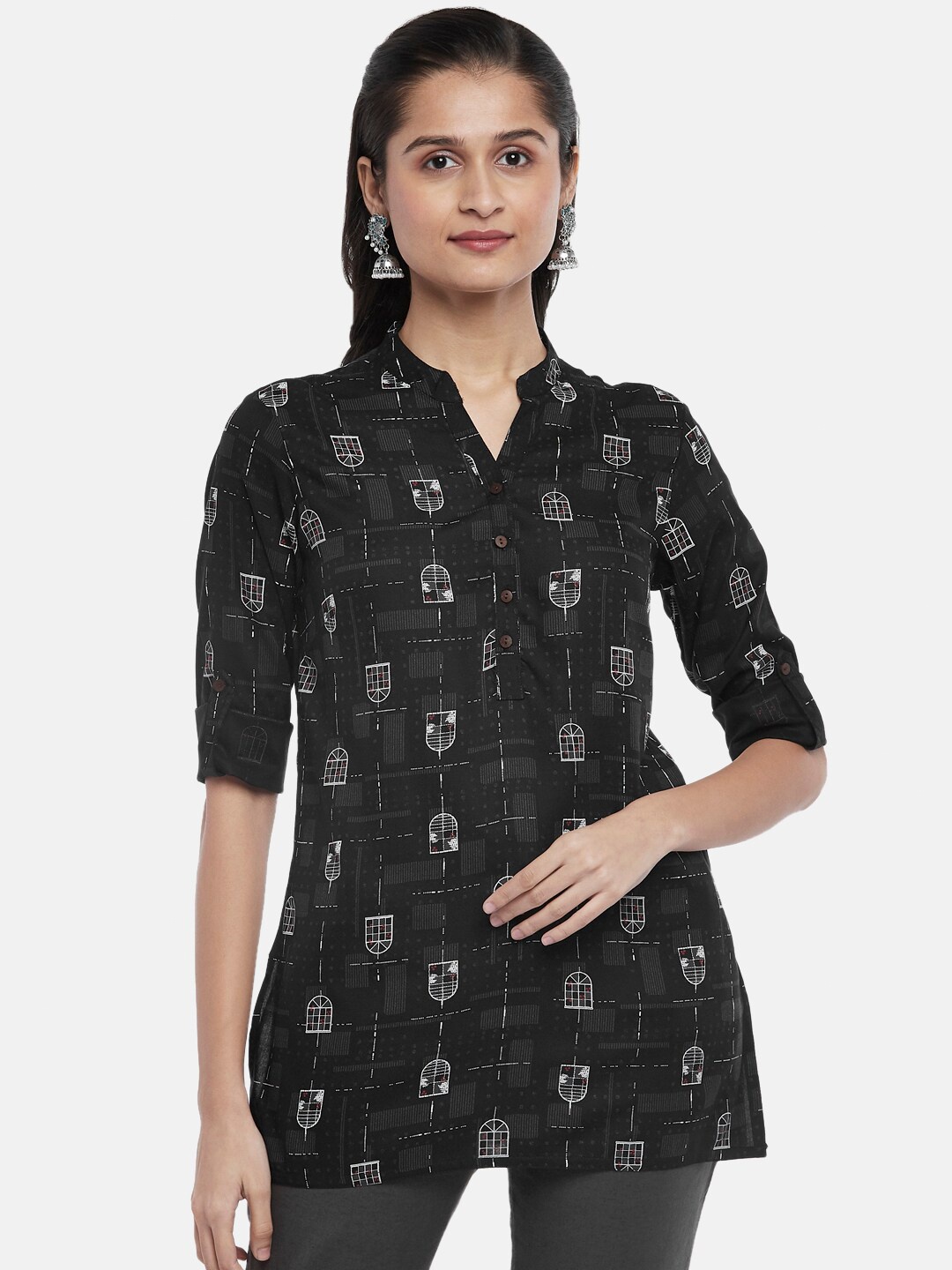 

AKKRITI BY PANTALOONS Black & White Viscose Rayon Mandarin Collar Printed Tunic