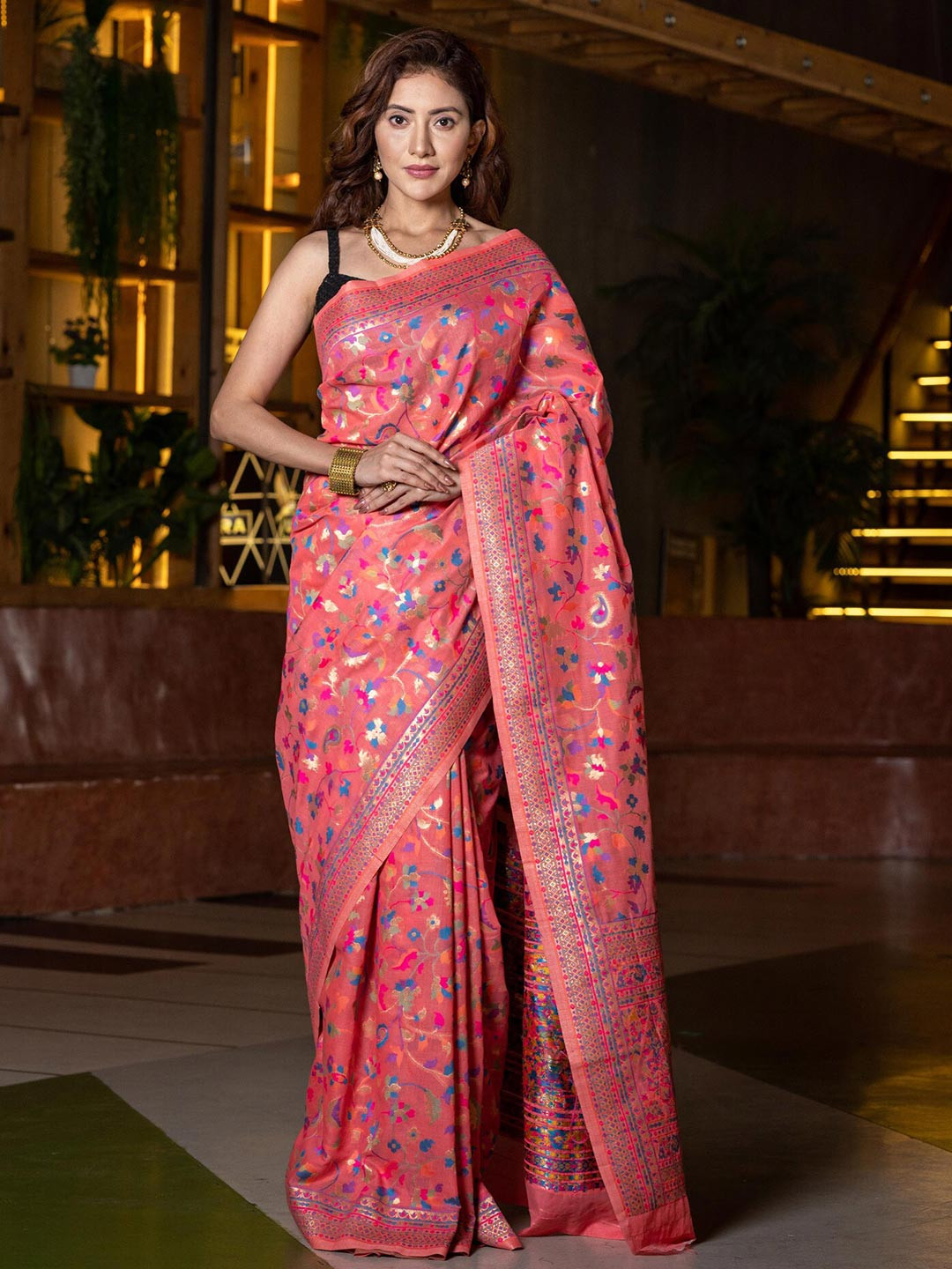 

BEATITUDE Pink & Gold-Toned Woven Design Silk Blend Saree