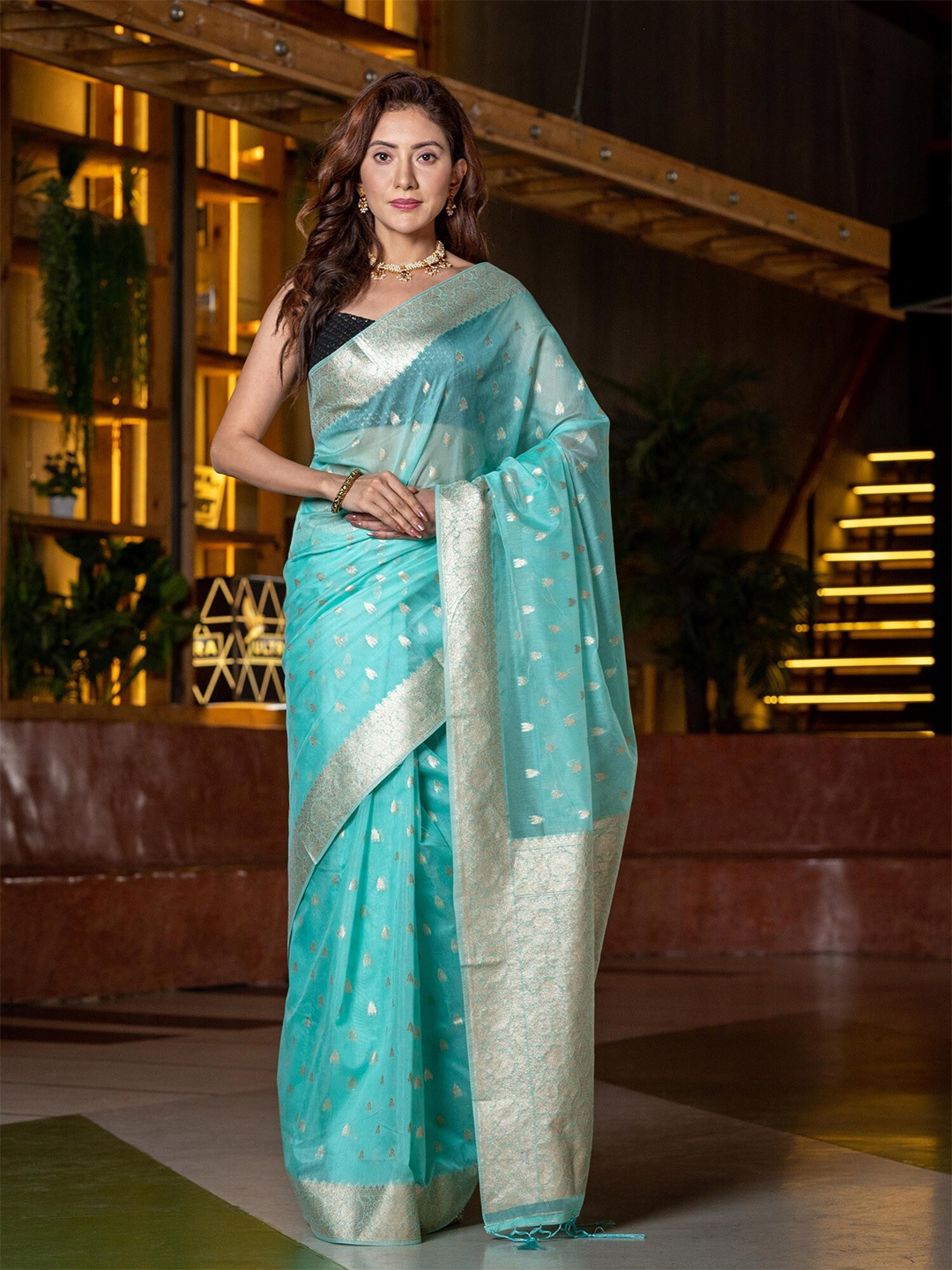 

BEATITUDE Blue & Gold-Toned Ethnic Motifs Cotton Blend Saree