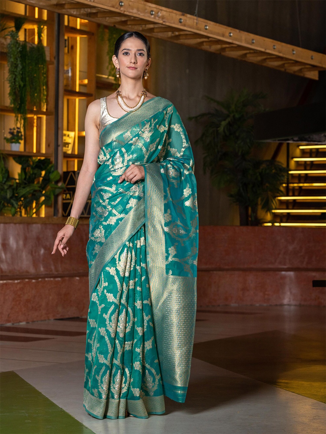 

BEATITUDE Green & Gold-Toned Floral Zari Organza Saree