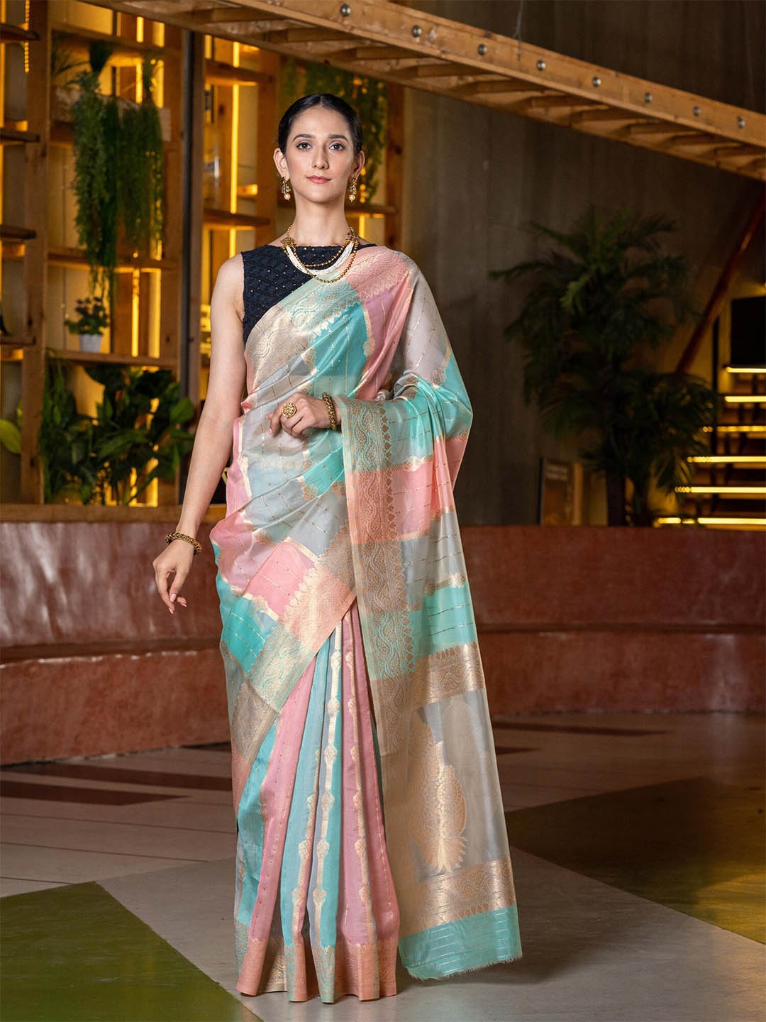 

BEATITUDE Pink & Blue Woven Design Organza Saree