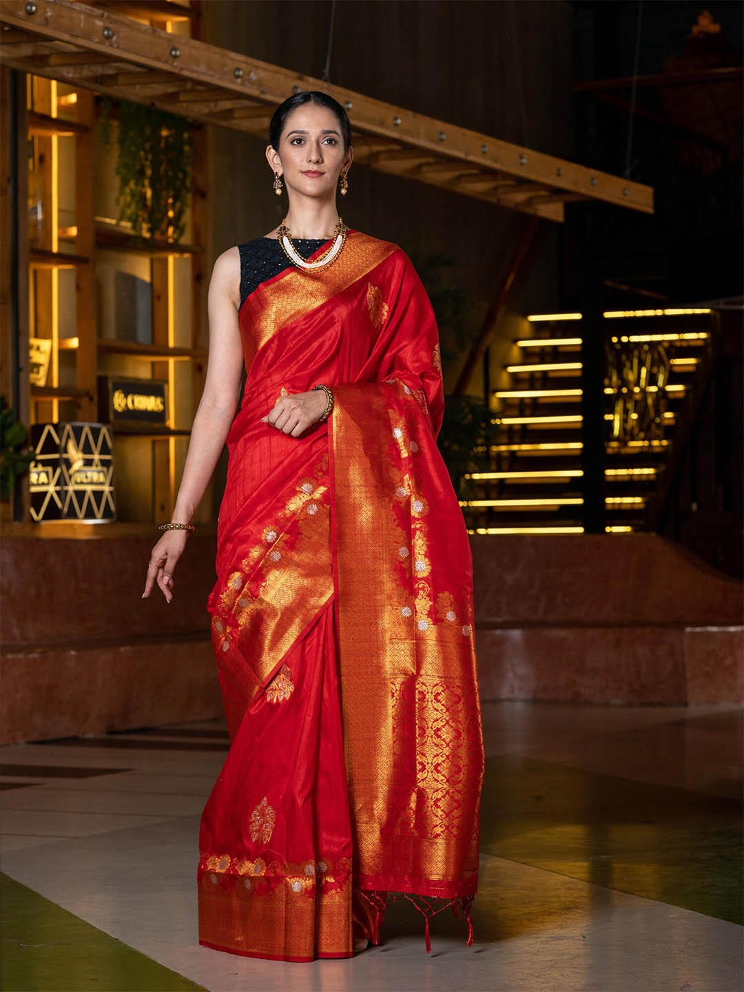 

BEATITUDE Red & Gold-Toned Ethnic Motifs Zari Silk Blend Tussar Saree