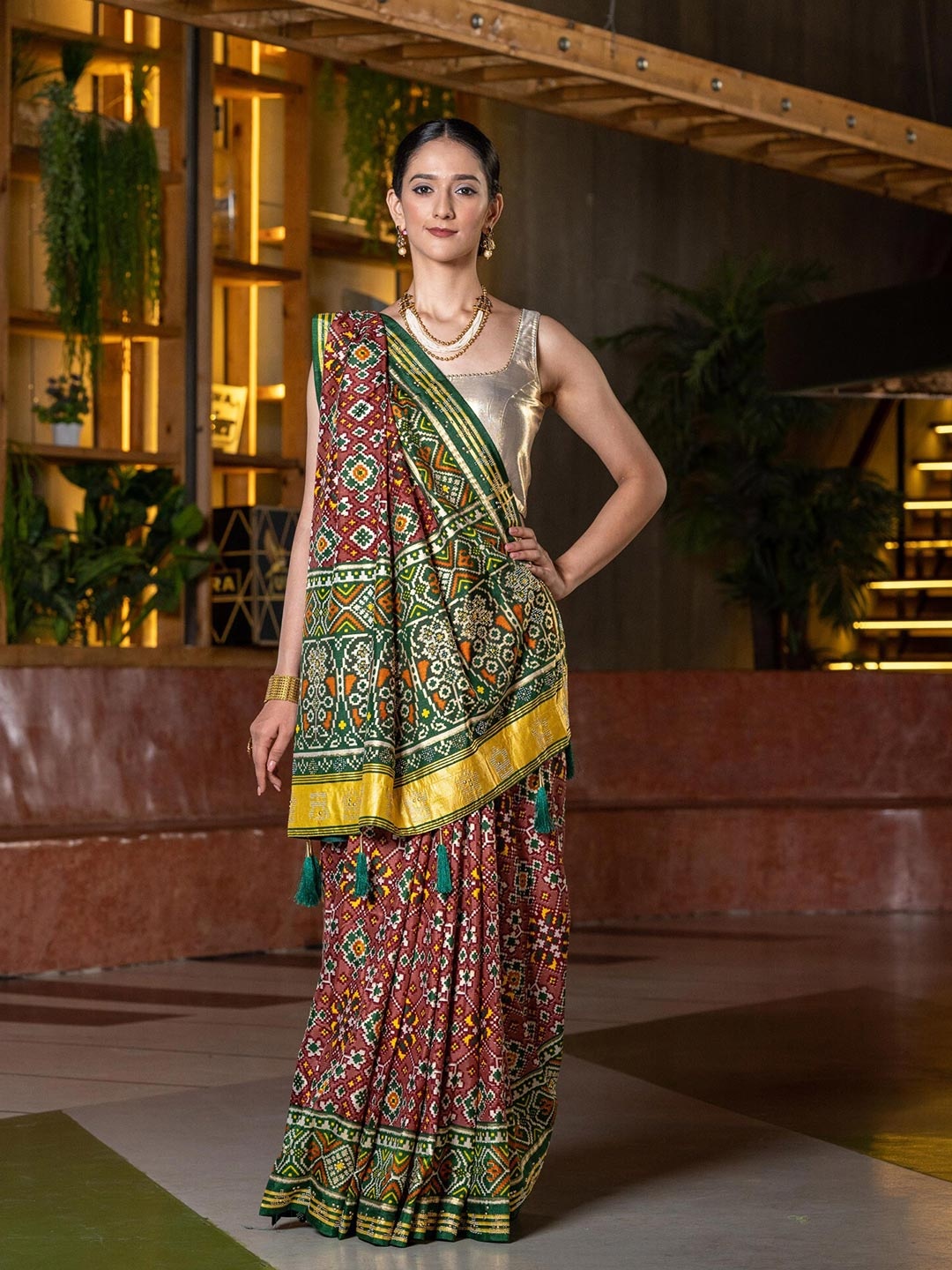 

BEATITUDE Green & Maroon Floral Zari Silk Blend Patola Saree