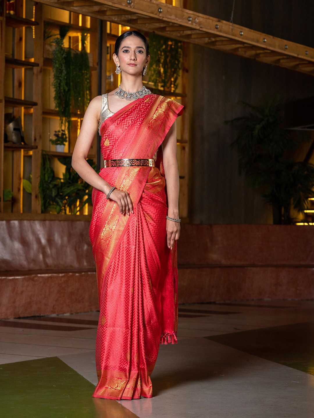 

BEATITUDE Pink & Gold-Toned Ethnic Motifs Zari Banarasi Saree