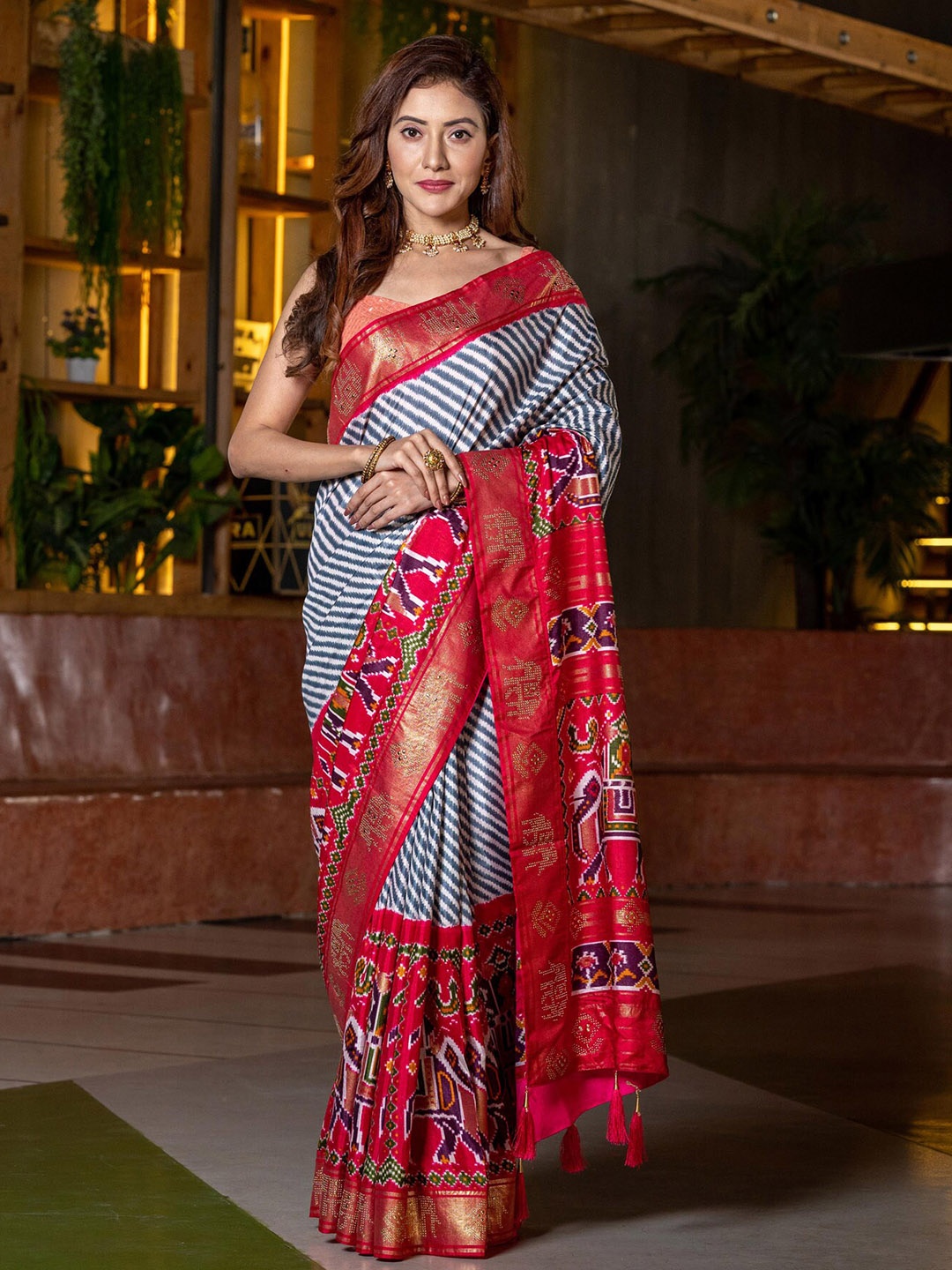 

BEATITUDE Pink & Blue Ethnic Motifs Zari Silk Blend Patola Saree