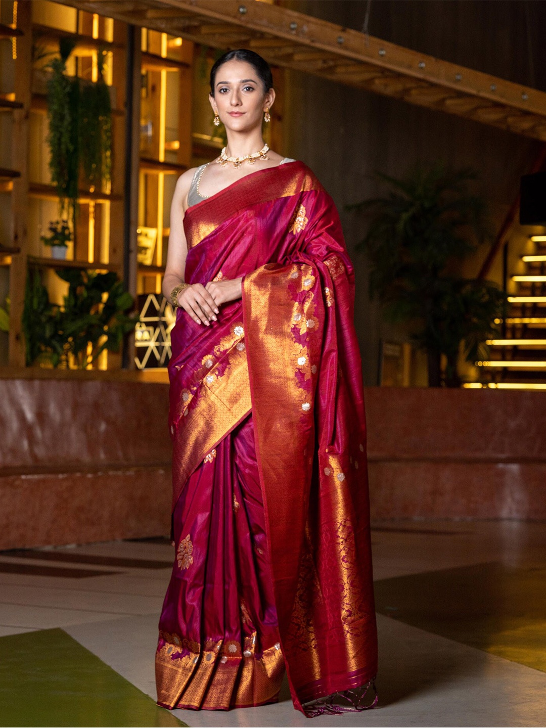

BEATITUDE Purple & Gold-Toned Ethnic Motifs Zari Tussar Saree