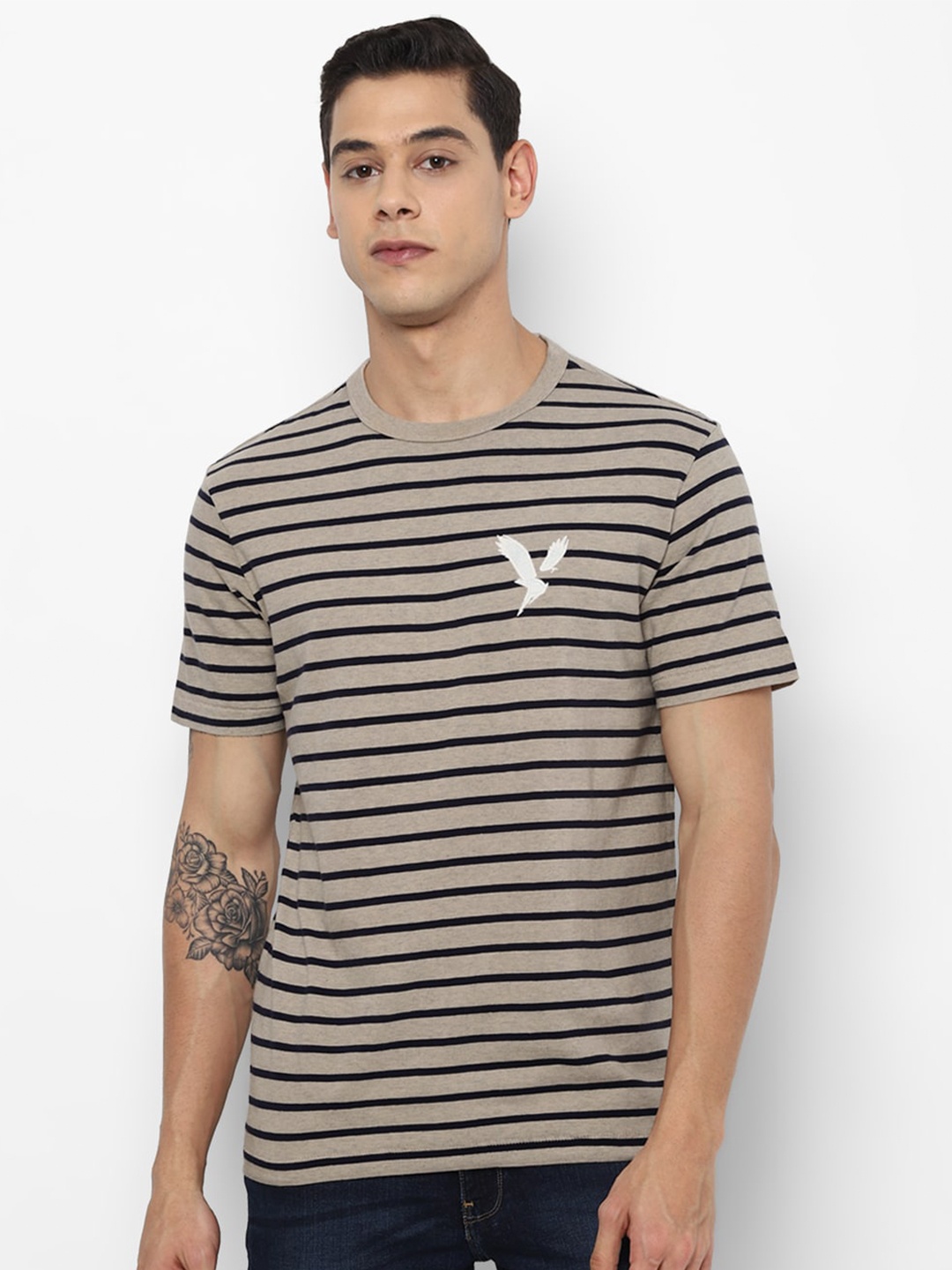 

AMERICAN EAGLE OUTFITTERS Men Grey Striped Cotton T-shirt