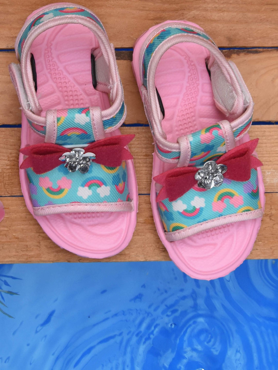

DChica Girls Blue & Pink Printed Open Toe Flats