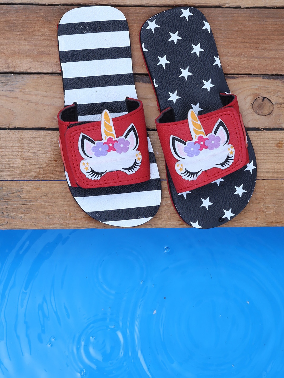 

DChica Girls Black & Red Printed Sliders