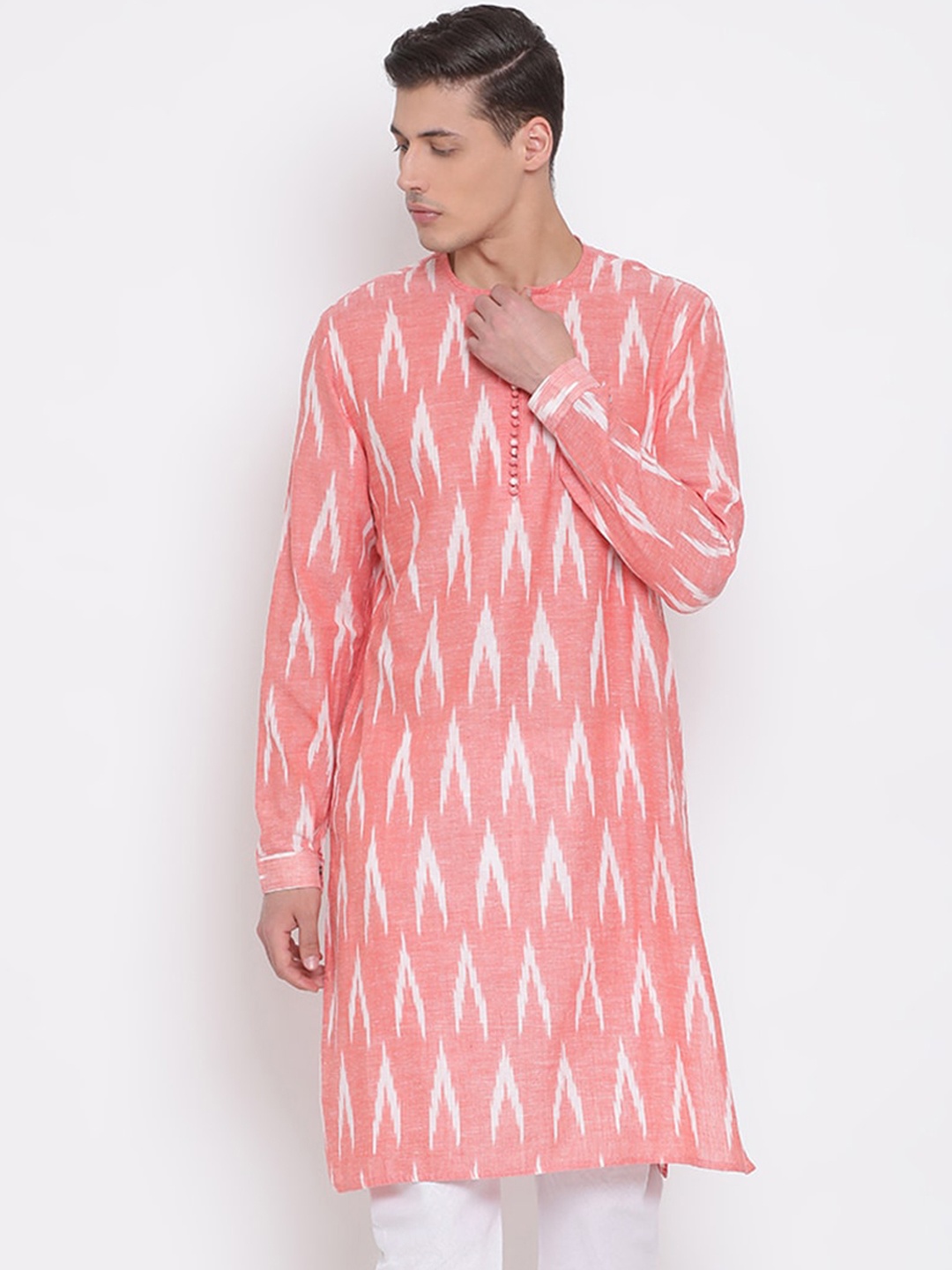 

VASTRAMAY Men Pink Cotton Ikat Print Kurta