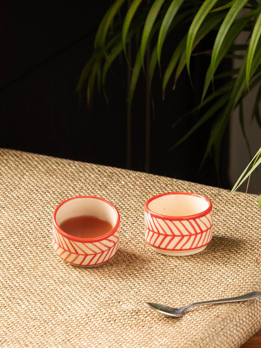 

ExclusiveLane Red Chevrons Set of 2 Ceramic Dinner Bowls And Katoris
