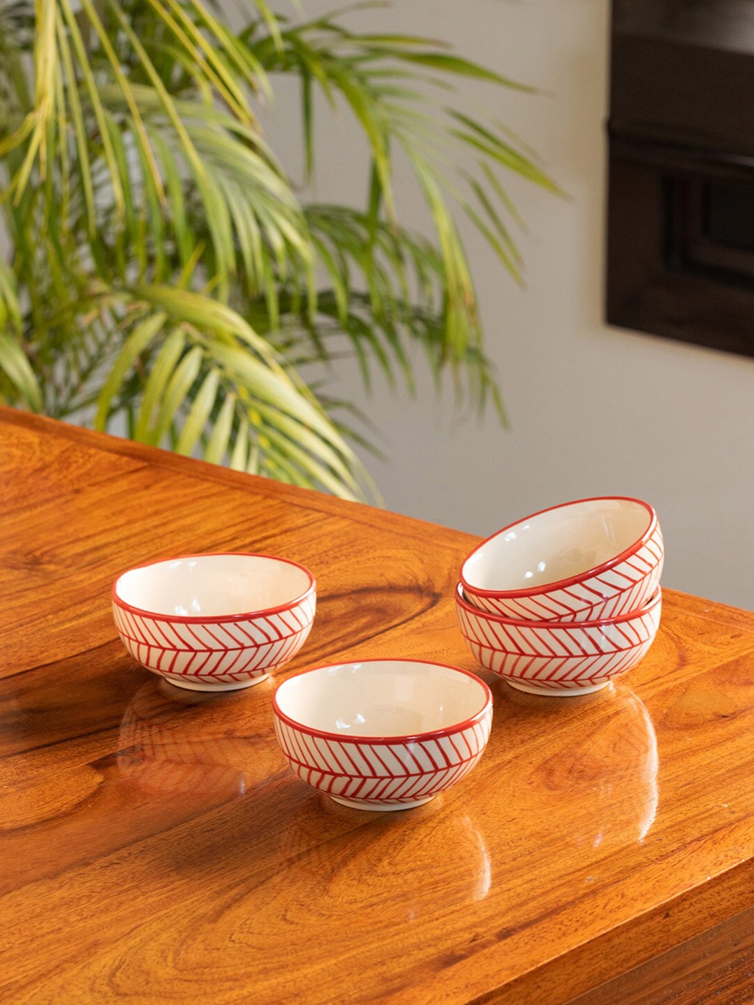 

ExclusiveLane Red White 4 Pieces Printed Ceramic Glossy Bowls