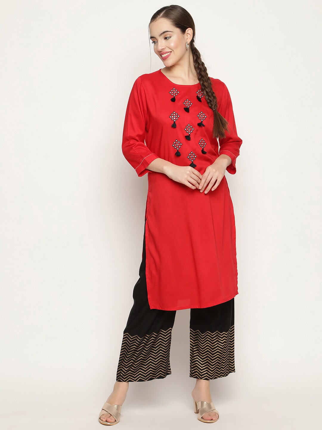 

V2 Value & Variety Women Red Embroidered Mirror Work Kurta