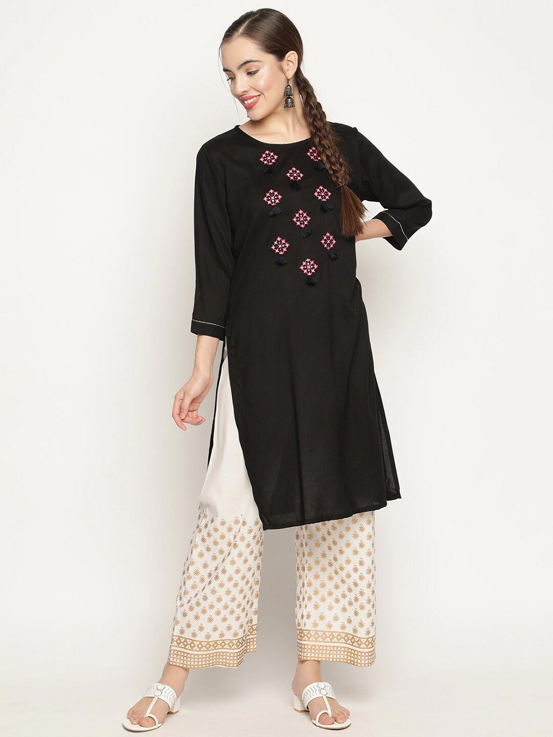 

V2 Value & Variety Women Black Geometric Embroidered Mirror Work Kurta