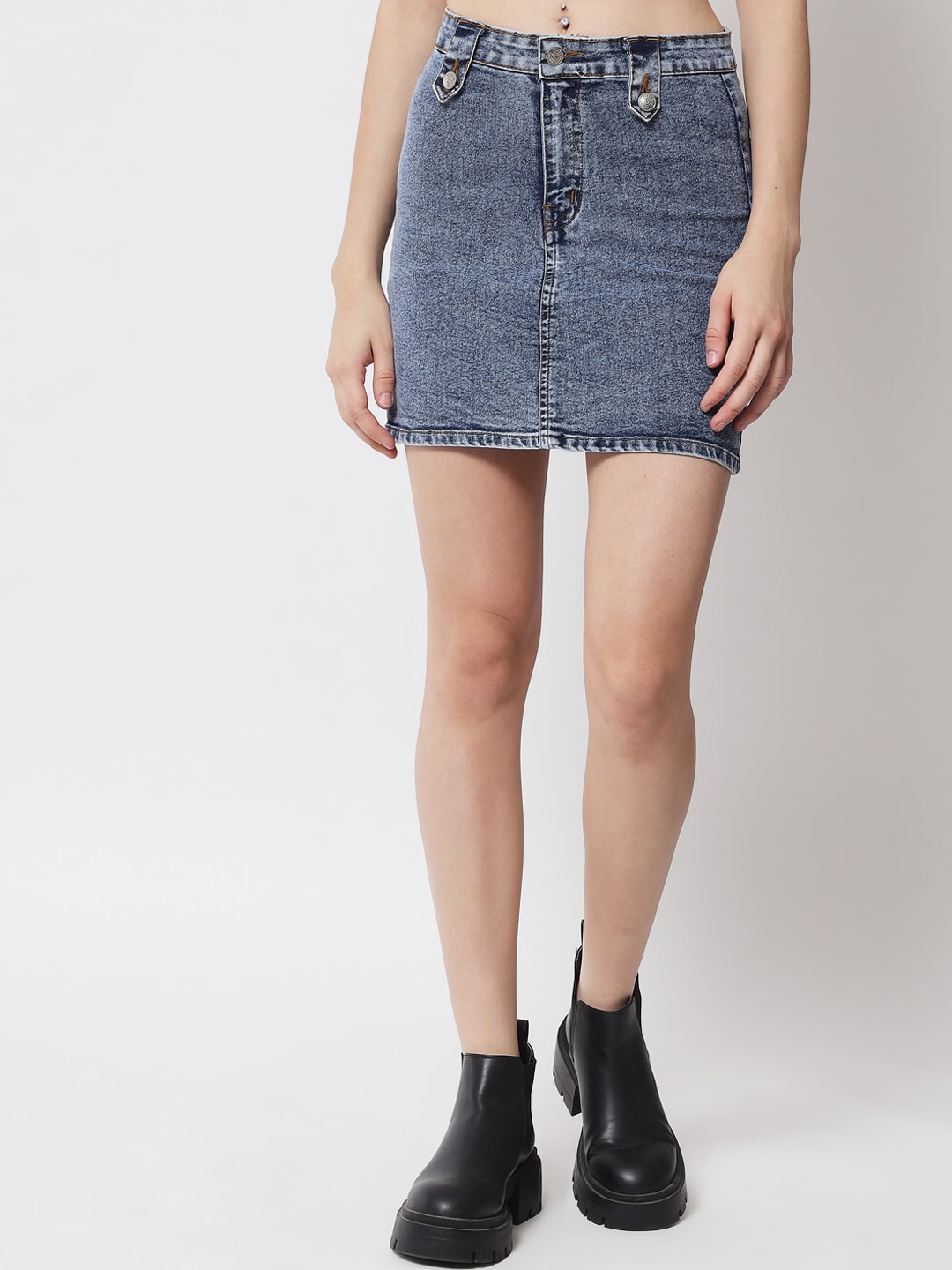 

Kotty Women Blue Solid Straight Denim Skirt