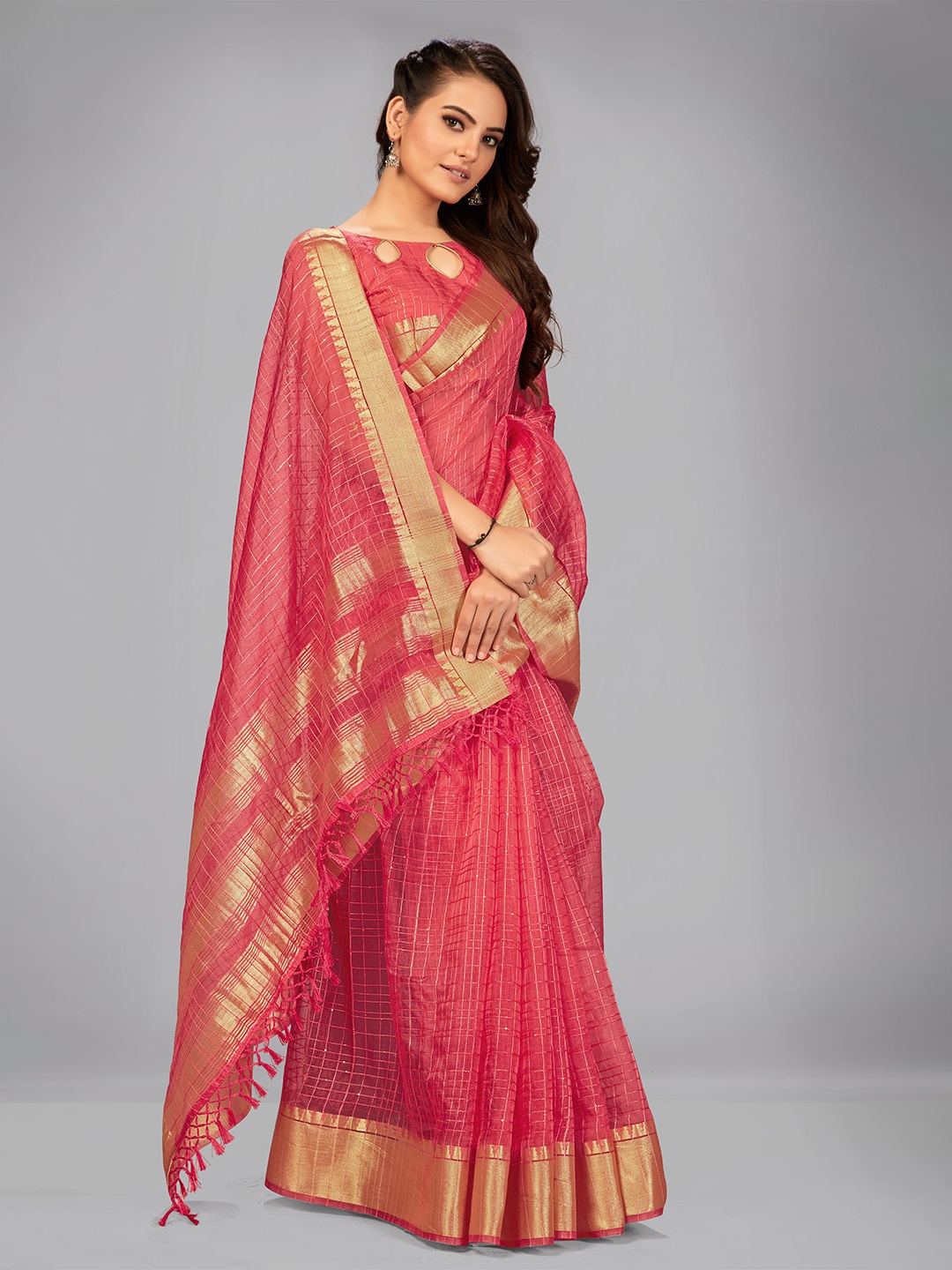 

MANOHARI Peach-Coloured & Gold-Toned Woven Design Silk Blend Saree