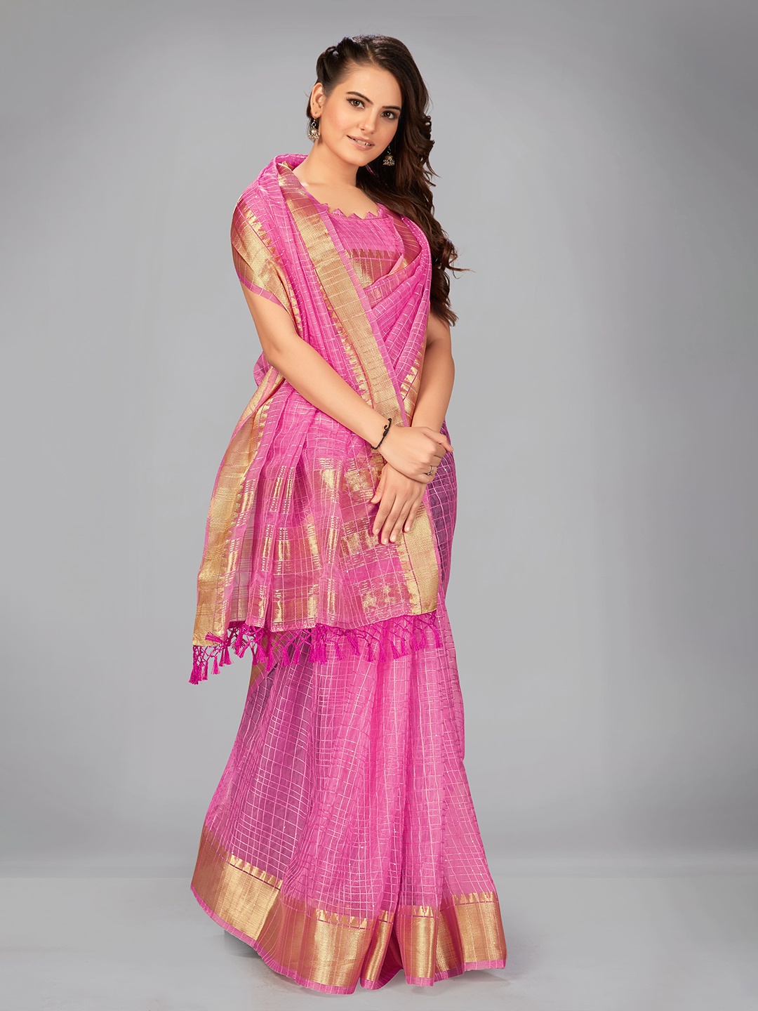 

MANOHARI Pink & Gold-Toned Woven Design Silk Blend Saree