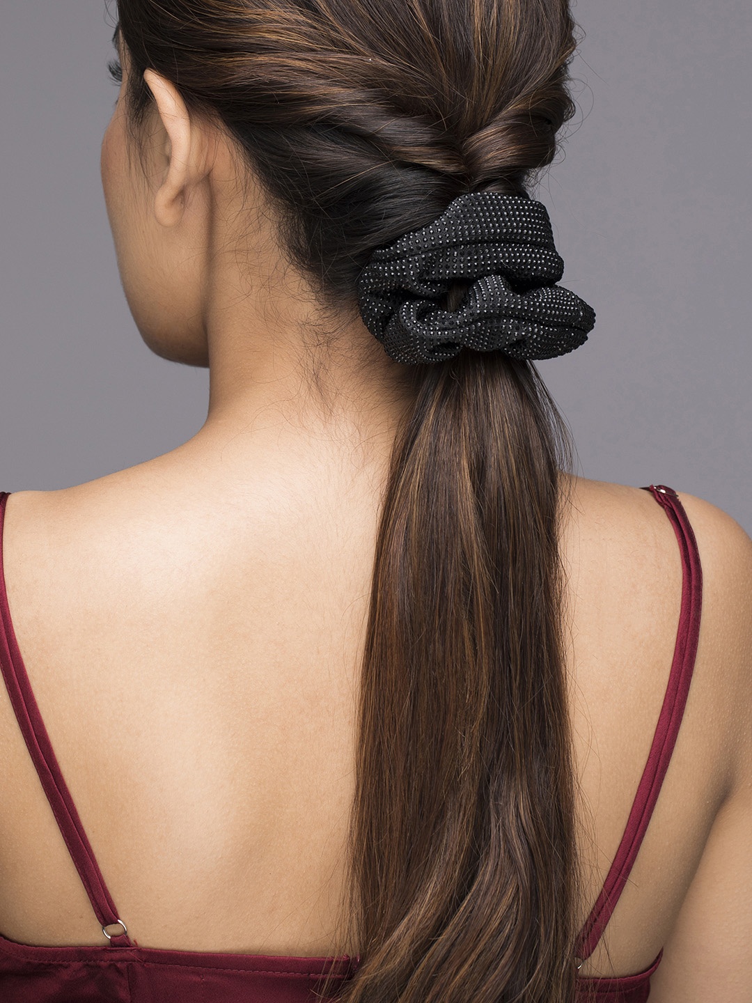

Rubans Women Black Embellished Ponytail Holders