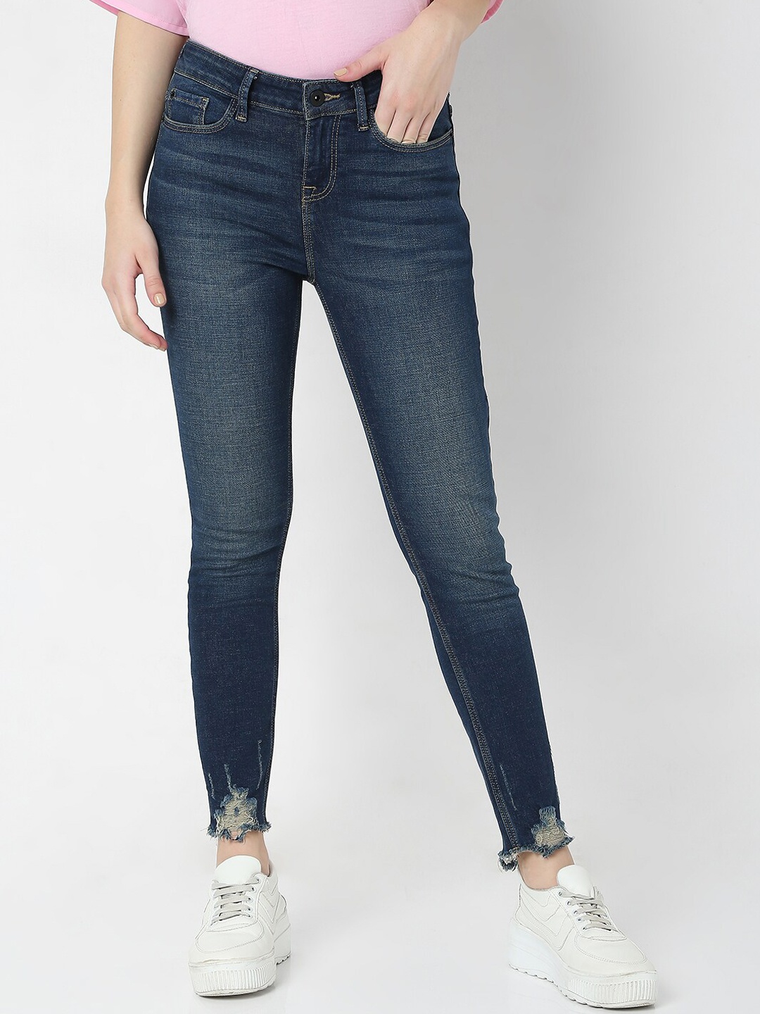 

Vero Moda Women Medium Blue Denim Skinny Fit Mildly Distressed Light Fade Jeans