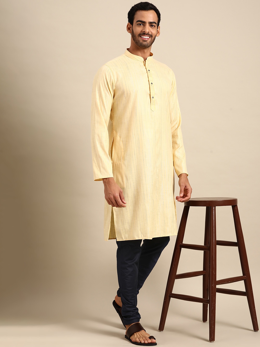 

Amodh by Kisah Men Navy Blue Solid Churidar