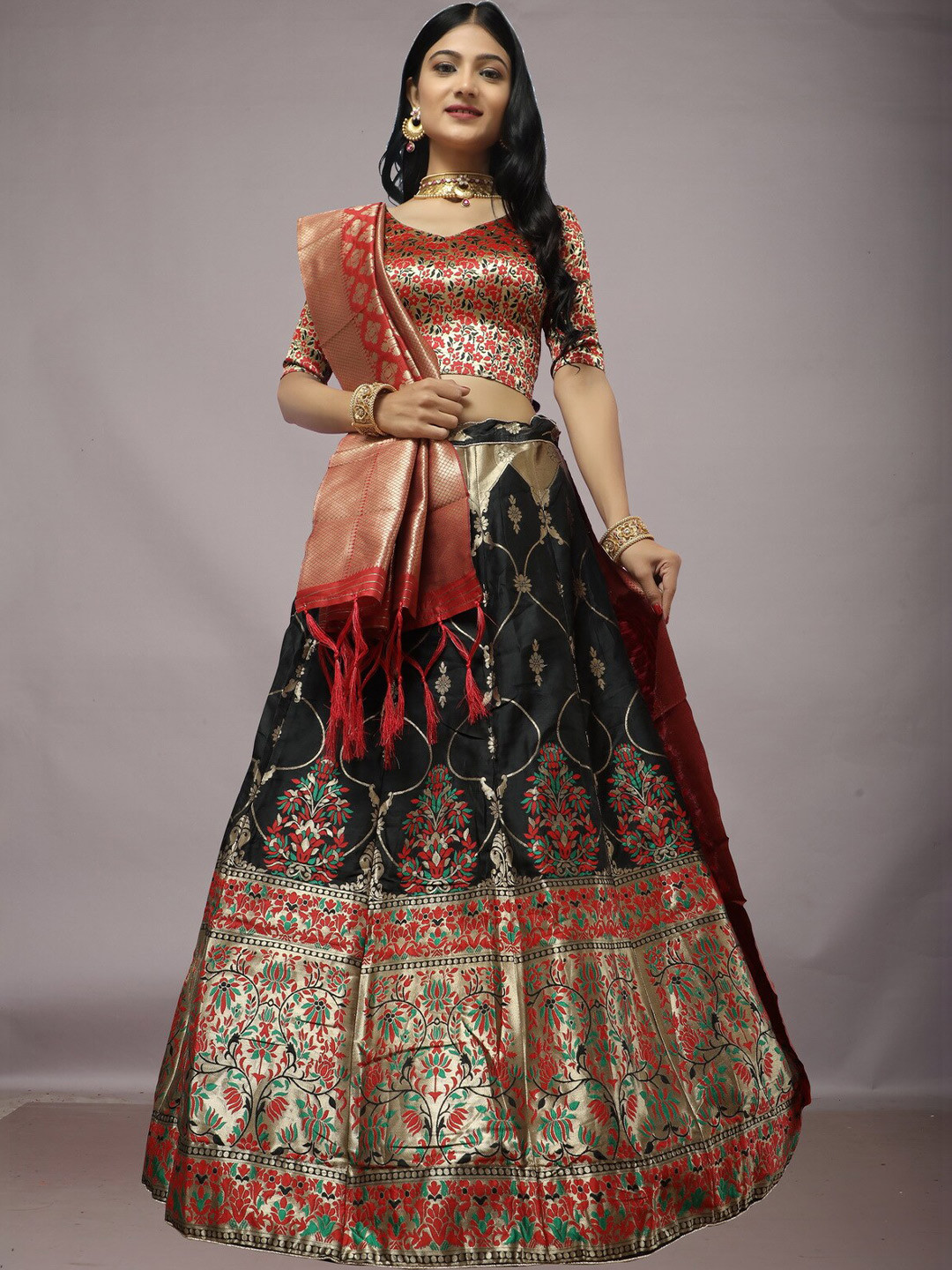 

Ekta Textiles Black & Red Unstitched Lehenga & Semi-Stitched Blouse With Dupatta