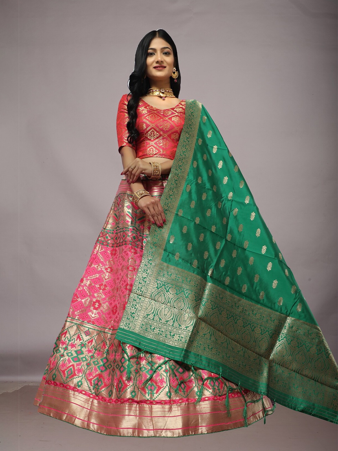 

Ekta Textiles Pink & Green Unstitched Lehenga & Semi-Stitched Choli With Dupatta