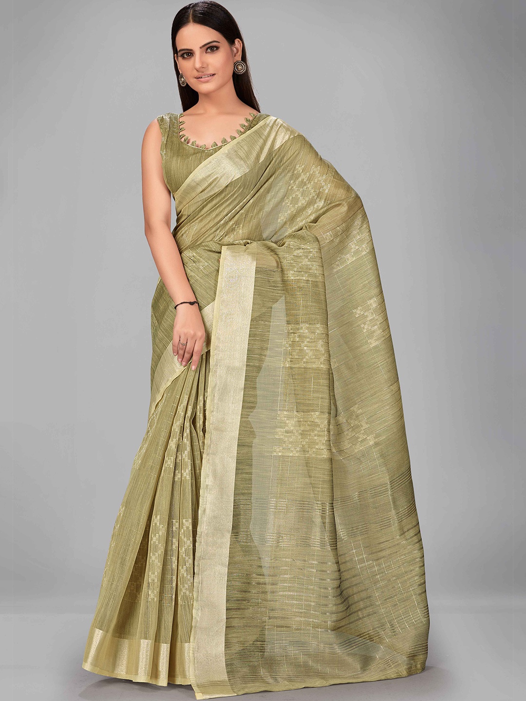 

MANOHARI Green & Gold-Toned Woven Design Zari Silk Blend Saree