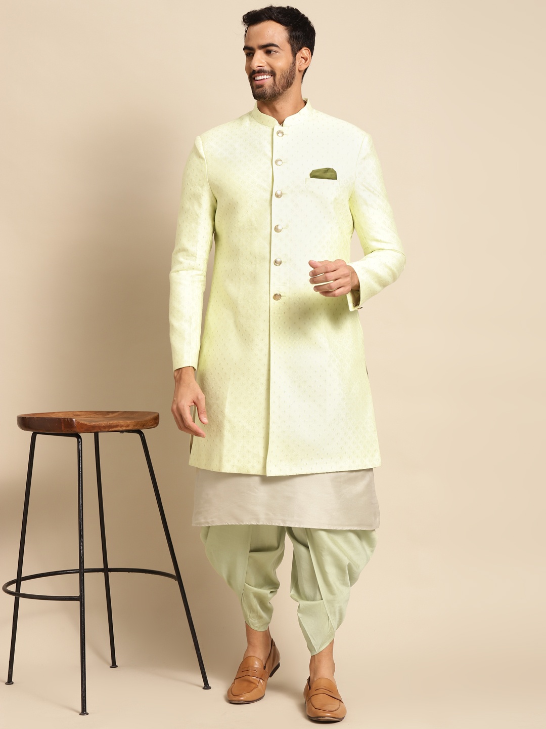 

KISAH Men Green & Off-White Embroidered Sherwani Set, Lime green