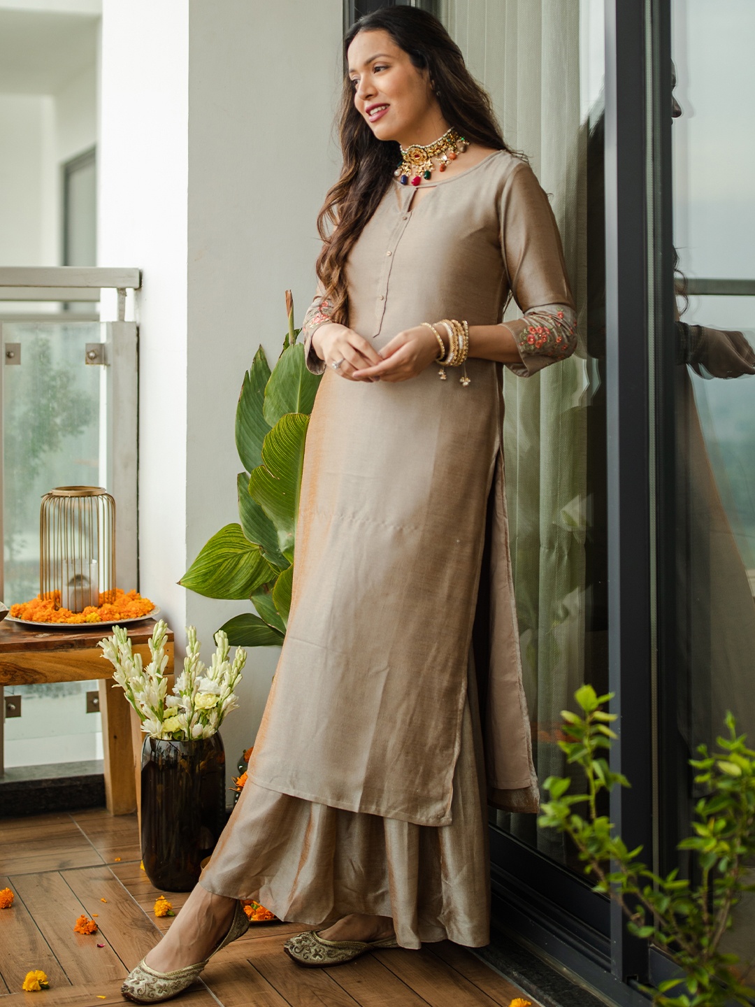 

Libas Women Beige Thread Work Kurta